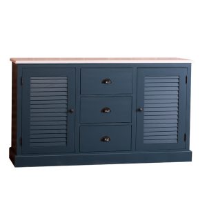 Landelijk dressoir met louvre shutters deurtjes en drie lades voor opbergruimte. Gemaakt van massief eiken hout in de kleur blauw met wit blad. Het meubel kan op verschillende manieren geverfd worden in verschillende kleuren en kan op maat gemaakt worden. Villa Laura