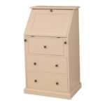 Landelijke secretaire met verschillende formaten vakken. Gemaakt van massief eiken hout in de kleur zand, beige. Het meubel kan op verschillende manieren geverfd worden in verschillende kleuren en kan op maat gemaakt worden. Villa Laura