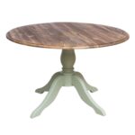 Landelijke uitschuifbare ronde eettafel met een klassiek onderstel. Eettafel gemaakt van eikenhout. Onderstel in de kleur bruin en het tafelblad in de kleur donker bruin eiken blad en groene poot onderstel. Villa Laura