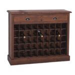 Landelijke lage wijnkast met 45 plekken voor wijnflessen en twee lades. De wijnkast is gemaakt van eiken hout in de kleur bruinrood kersen walnoot hout. Villa Laura