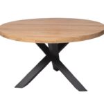 Ronde eettafel met spinpoot. Gemaakt van massief hout eiken. Het onderstel is zwart en het bovenblad is van licht naturel eiken hout, waar je mooi de nerven van kan zien. De lengte is 130 cm of het kan op maat gemaakt worden. Villa Laura