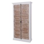 landelijke kledingkast/opbergkast met louvre shutter deuren en een espagnolet als sluiting. de kledingkast heeft een gedeelte hang en legplanken. Gemaakt van massief hout eiken. In de kleur wit met beach wood, ibiza hout. de afmeting is 109 cm breed of het kan op maat gemaakt worden. Villa Laura
