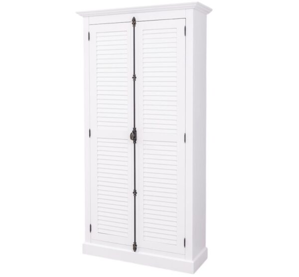landelijke kledingkast/opbergkast met louvre shutter deuren en een espagnolet als sluiting. de kledingkast heeft een gedeelte hang en legplanken. Gemaakt van massief hout eiken in de kleur wit. de afmeting is 109 cm breed of het kan op maat gemaakt worden. Villa Laura