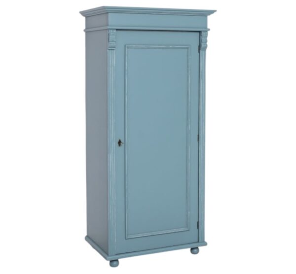 landelijk klassiek 1-deurs kledingkast/opbergkast. De kledingkast heeft een roede en een legplank erboven. Gemaakt van massief hout eiken in de kleur blauw. de kledingkast is 85 cm breed of het kan op maat gemaakt worden. Villa Laura