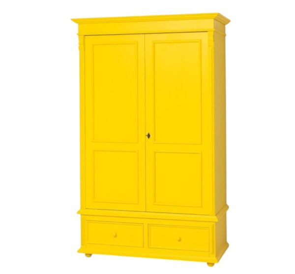 landelijk klassiek 2-deurs kledingkast/opbergkast met lades en mooie bolpoten en bloem ornamenten. de indeling is een gedeelte hang en legplanken. Gemaakt van massief hout eiken in de kleur geel. de kledingkast is 128 lang of het kan op maat gemaakt worden. Villa Laura