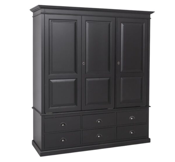 een groot landelijk klassiek 3-deurs kledingkast/opbergkast met lades. de indeling is een gedeelte hang en legplanken die verstelbaar zijn. Gemaakt van massief hout eiken in de kleur zwart. Het kan op maat gemaakt worden. Villa Laura