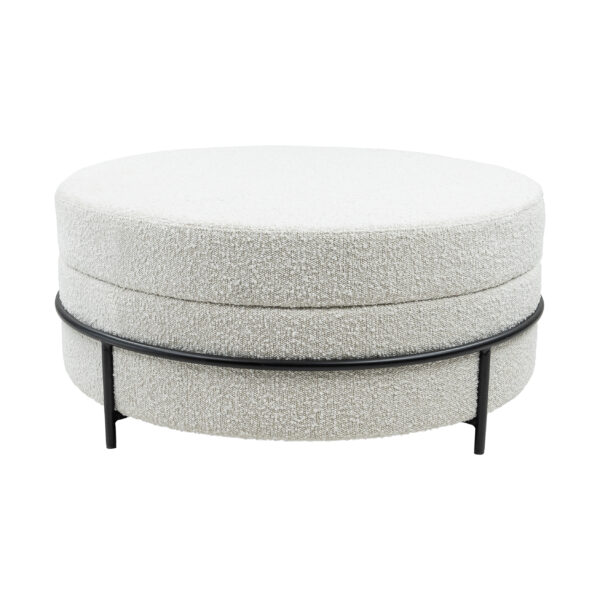 DUKE van Kick Collection past in ieder interieur, deze unieke ronde poef is bekleed met een luxe gemêleerde bouclé stof. En in combinatie met het zwarte stalen frame geeft hij jouw interieur de uitstraling die je zoekt. Als extra zitplek of bijzettafel, Duke wordt de blikvanger van iedere ruimte! Villa Laura