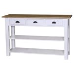 Landelijke sidetable / winkeldisplay met drie lades en twee planken. Gemaakt van massief eiken hout in de kleur wit met naturel. Het meubel kan op verschillende manieren geverfd worden in verschillende kleuren en kan op maat gemaakt worden. Villa Laura