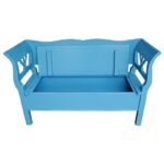 Landelijke, klassieke, extravagante houten bankje met opbergruimte. Gemaakt van massief hout eiken in de kleur blauw. Het bankje kan op verschillende manieren geverfd worden in verschillende kleuren en kan op maat gemaakt worden. Villa Laura