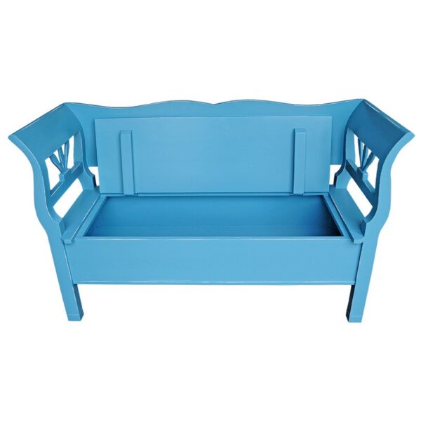 Landelijke, klassieke, extravagante houten bankje met opbergruimte. Gemaakt van massief hout eiken in de kleur blauw. Het bankje kan op verschillende manieren geverfd worden in verschillende kleuren en kan op maat gemaakt worden. Villa Laura