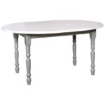 Landelijke ovale uitschuifbare tafel met klassieke poten die op maat gemaakt kan worden. Het blad van de tafel is in de kleur wit en het onderstel in de kleur ijsgrijs. Villa Laura