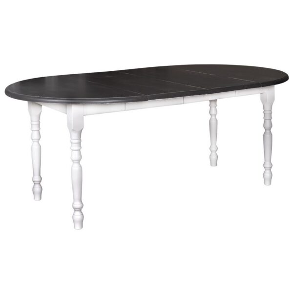 Landelijke ovale uitschuifbare tafel met klassieke poten die op maat gemaakt kan worden. Het blad van de tafel is in de kleur zwart en het onderstel in de kleur gebroken wit. Villa Laura