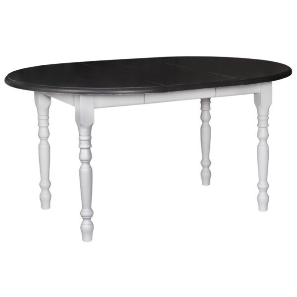 Landelijke ovale uitschuifbare tafel met klassieke poten die op maat gemaakt kan worden. Het blad van de tafel is in de kleur zwart en het onderstel in de kleur gebroken wit. Villa Laura