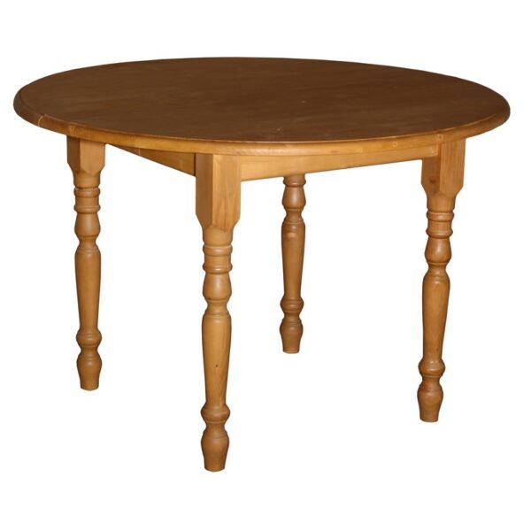 Landelijke ronde uitschuifbare tafel met klassieke poten die op maat gemaakt kan worden. De tafel is in de kleur warm bruin. Villa Laura