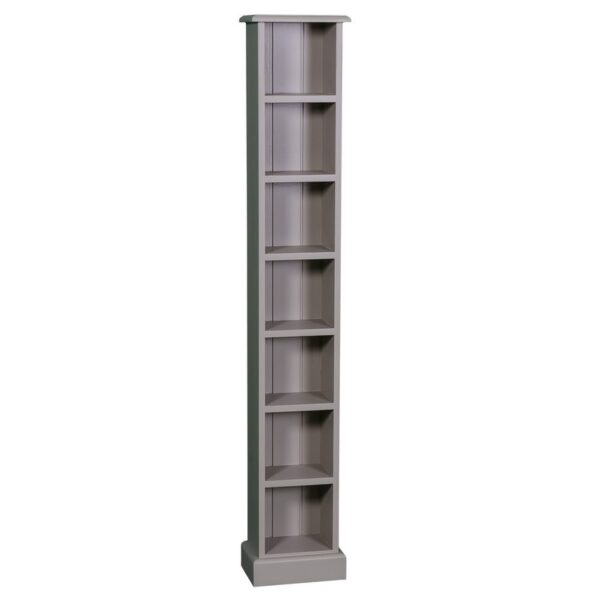 Landelijke cd/dvd kast met 7 vakken boven elkaar voor genoeg ruimte voor cd's of dvd's. Gemaakt van massief hout eiken in de kleur taupe. De kast kan op verschillende manieren geverfd worden in verschillende kleuren en kan op maat gemaakt worden. Villa Laura