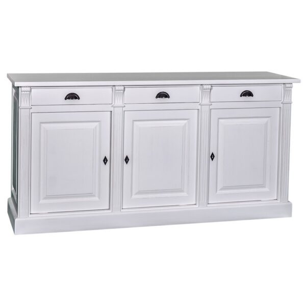 Landelijk dressoir met drie deurtjes en drie lades voor opbergruimte. Gemaakt van massief eiken hout in de kleur wit. Het meubel kan op verschillende manieren geverfd worden in verschillende kleuren en kan op maat gemaakt worden. Villa Laura