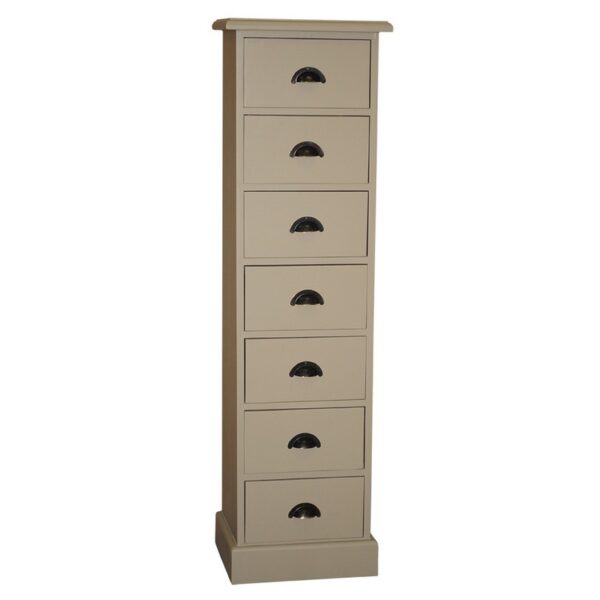 Landelijke hoge ladekast met komgreep voor opbergruimte. Gemaakt van massief eiken hout in de kleur beige. Het meubel kan op verschillende manieren geverfd worden in verschillende kleuren en kan op maat gemaakt worden. Villa Laura
