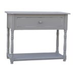 Landelijke side table met lade en onderblad. Gemaakt van massief eiken hout in de kleur grijs. Het meubel kan op verschillende manieren geverfd worden in verschillende kleuren en kan op maat gemaakt worden. Villa Laura