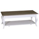 Landelijke, klassieke, extravagante houten salontafel met onderblad. De salontafel heeft sierlijke poten. Gemaakt van massief hout eiken in de kleur wit met een waterafstotend finish bruin blad. De salontafel kan op verschillende manieren geverfd worden in verschillende kleuren en kan op maat gemaakt worden. Villa Laura