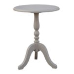 Landelijke, klassieke, extravagante ronde bijzettafel met een 3 poot. het blad heeft een diameter van 60 cm. Gemaakt van massief hout eiken. het blad is ijsgrijs en het onderstel ook. Het kan op maat gemaakt worden. Villa Laura