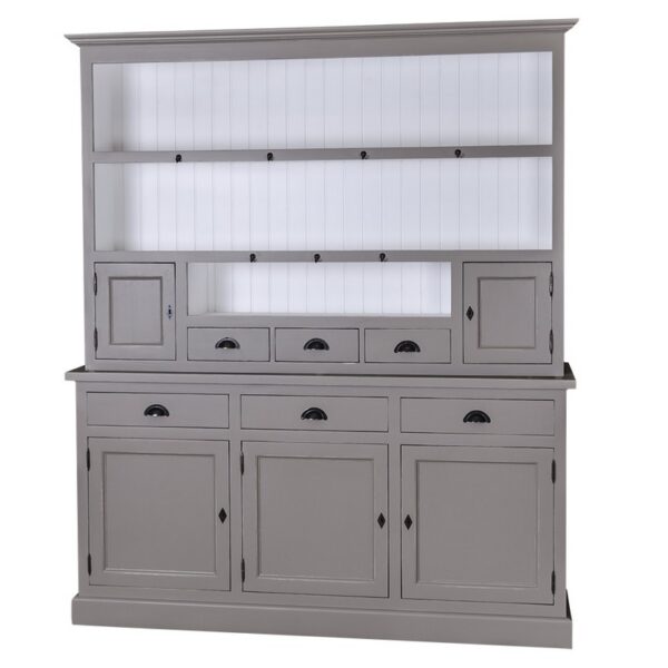 Landelijke buffetkast met deuren, lades en open vakken. Gemaakt van massief eiken hout in de kleur zand, beige, grijs met wit. Het meubel kan op verschillende manieren geverfd worden in verschillende kleuren en kan op maat gemaakt worden. Villa Laura
