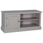 Landelijk tv meubel met deur en twee open vakken. Gemaakt van massief eiken hout in de kleur taupe, grijs. Het meubel kan op verschillende manieren geverfd worden in verschillende kleuren en kan op maat gemaakt worden. Villa Laura