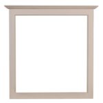 Landelijke vierkante spiegel met houten lijst. Gemaakt van massief eiken hout in de kleur beige. Het meubel kan op verschillende manieren geverfd worden in verschillende kleuren en kan op maat gemaakt worden. Villa Laura
