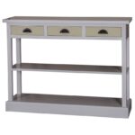 Landelijke side table met drie lades en twee planken. Gemaakt van massief eiken hout in de kleur grijs met groen. Het meubel kan op verschillende manieren geverfd worden in verschillende kleuren en kan op maat gemaakt worden. Villa Laura