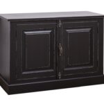 landelijk dressoir met 2 deuren. gemaakt van massief hout in de kleur zwart. kan op maat gemaakt worden. Villa Laura.