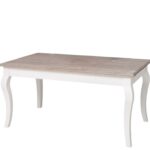 Landelijke romantische brocante klassiek rechthoekige eettafel met vier poten. Gemaakt van massief eiken hout in de kleur naturel licht eiken hout met wit onderstuk. Het meubel kan op verschillende manieren geverfd worden in verschillende kleuren en kan op maat gemaakt worden. Villa Laura
