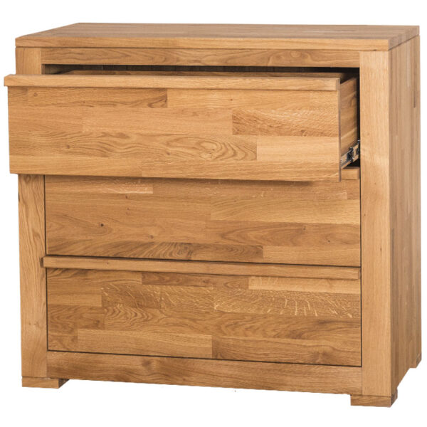 Moderne eiken kast met drie lades volledig in de kleur olie - natural eiken. De kast kan op verschillende manieren geverfd worden in verschillende kleuren en kan op maat gemaakt worden. Villa Laura