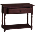 Landelijke side table met lade en onderblad. Gemaakt van massief eiken hout in de kleur donker rood eiken kersen. Het meubel kan op verschillende manieren geverfd worden in verschillende kleuren en kan op maat gemaakt worden. Villa Laura