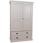 landelijke klassieke kledingkast met lades en 2 deuren. de kledingkast heeft een gedeelte hang en legplanken. Gemaakt van massief hout eiken in de kleur zand, beige, wit. Het kan op maat gemaakt worden. Villa Laura