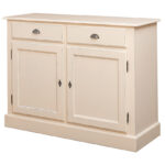 landelijk klassiek dressoir met schuifdeuren en lades voor veel opbergruimte. Gemaakt van massief hout in de kleur beige. Het kan op maat gemaakt worden. Villa Laura