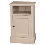 landelijke, romantisch, extravagante nachtkastje met open vak en deurtje k. Gemaakt van massief hout eiken in de kleur beige, zand. Het kan op maat gemaakt worden.