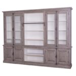 Landelijke buffetkast met deuren, open vakken en een trap voor opbergruimte. De kast heeft aan beide kanten onder 2 kleine deurtjes en boven 2 lange deuren met glas. In het midden zitten open vakken met planken en een trap. Gemaakt van massief eiken hout in de kleur naturel met een witte binnenkant. Het meubel kan op verschillende manieren geverfd worden in verschillende kleuren en kan op maat gemaakt worden. Villa Laura