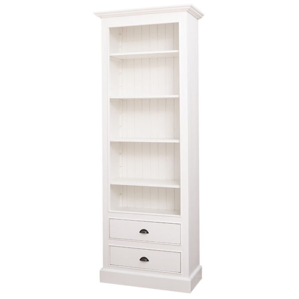 Landelijke langwerpige boekenkast met vijf vakken en twee lades onder elkaar. Gemaakt van massief eiken hout in de kleur wit. Het meubel kan op verschillende manieren geverfd worden in verschillende kleuren en kan op maat gemaakt worden. Villa Laura