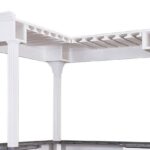 Landelijke, klassieke, extravagante hoekbar met bovenstuk met open vakken, lades en planken om wijnglazen op te hangen. Gemaakt van massief eiken hout in de kleur wit met een eiken grijs blad. Het meubel kan op verschillende manieren geverfd worden in verschillende kleuren en kan op maat gemaakt worden. Villa Laura