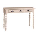 Landelijke sidetable met 3 lades. Gemaakt van massief hout in de kleur vanille, zand beige, roomwit. De sidetable kan op verschillende manieren geverfd worden in verschillende kleuren en kan op maat gemaakt worden. Villa Laura