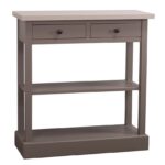 Landelijke smalle side table met twee lades en twee planken. Gemaakt van massief eiken hout in de kleur bruin. Het meubel kan op verschillende manieren geverfd worden in verschillende kleuren en kan op maat gemaakt worden. Villa Laura