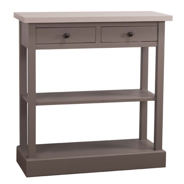 Landelijke smalle side table met twee lades en twee planken. Gemaakt van massief eiken hout in de kleur bruin. Het meubel kan op verschillende manieren geverfd worden in verschillende kleuren en kan op maat gemaakt worden. Villa Laura