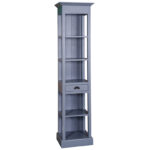 Landelijke boekenkast met vijf open vakken en een lade. Gemaakt van massief eiken hout in de kleur blauw. Het meubel kan op verschillende manieren geverfd worden in verschillende kleuren en kan op maat gemaakt worden. Villa Laura