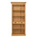 Landelijke boekenkast met vijf open vakken en twee lades. Gemaakt van massief eiken hout in de kleur naturel. Het meubel kan op verschillende manieren geverfd worden in verschillende kleuren en kan op maat gemaakt worden. Villa Laura