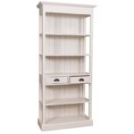 Landelijke boekenkast met vijf open vakken en twee lades. Gemaakt van massief eiken hout in de kleur wit. Het meubel kan op verschillende manieren geverfd worden in verschillende kleuren en kan op maat gemaakt worden. Villa Laura