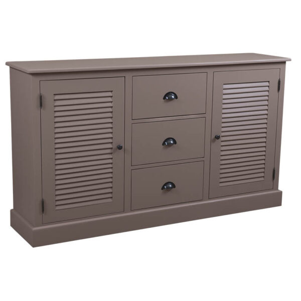 Landelijk dressoir met louvre shutters deurtjes en drie lades voor opbergruimte. Gemaakt van massief eiken hout in de kleur bruin. Het meubel kan op verschillende manieren geverfd worden in verschillende kleuren en kan op maat gemaakt worden. Villa Laura