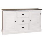 Landelijk dressoir met louvre shutters deurtjes en drie lades voor opbergruimte. Gemaakt van massief eiken hout in de kleur wit met zinken blad. Het meubel kan op verschillende manieren geverfd worden in verschillende kleuren en kan op maat gemaakt worden. Villa Laura