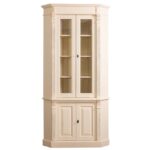 Landelijke klassiek hoekkast met onder twee deuren en boven twee hoge deuren met glas. Gemaakt van massief eiken hout in de kleur vanille, gebroken wit, beige. Het meubel kan op verschillende manieren geverfd worden in verschillende kleuren en kan op maat gemaakt worden. Villa Laura