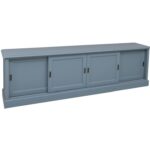 Landelijk tv meubel met 4 schuifdeuren voor opbergruimte. Gemaakt van massief eiken hout in de kleur blauw. Het meubel kan op verschillende manieren geverfd worden in verschillende kleuren en kan op maat gemaakt worden. Villa Laura