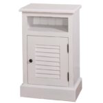 Landelijk louvre nachtkastje met open vak en deur. Gemaakt van massief eiken hout in de kleur wit. Het meubel kan op verschillende manieren geverfd worden in verschillende kleuren en kan op maat gemaakt worden. Villa Laura