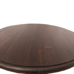 Landelijke ronde bartafel met sierlijke poot. Gemaakt van massief eiken hout in de kleur donker eiken bruin. Het meubel kan op verschillende manieren geverfd worden in verschillende kleuren en kan op maat gemaakt worden. Villa Laura